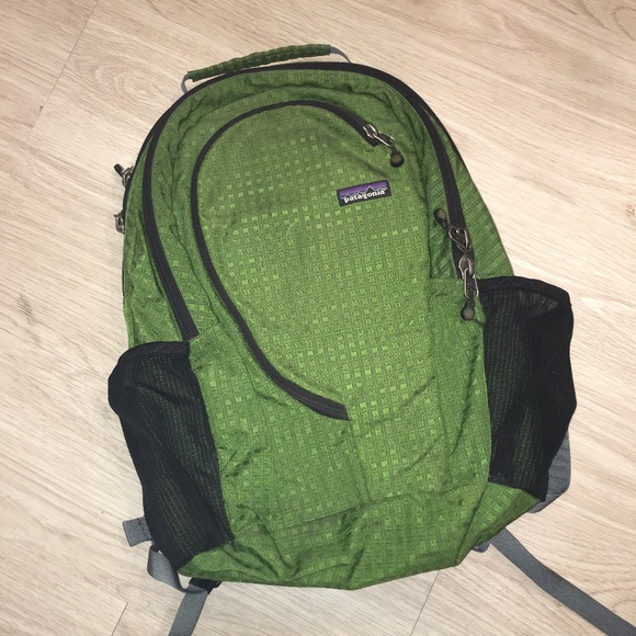 patagonia green backpack